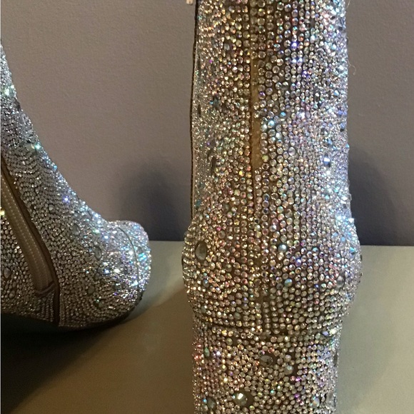 Betsey Johnson Women's Kyla Silver Fashion Boots Size 8.5M - Picture 7 of 14